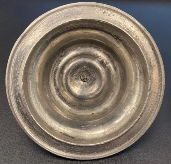 Das ist der Deckel von innen.