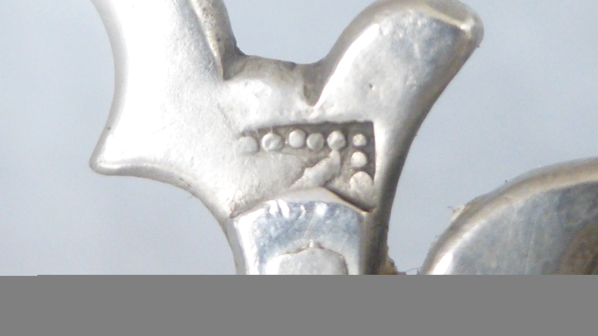 Punze silbernes Mokkakännchen ohne Deckel<br />auf der anderen Seite vom silbernen Griff