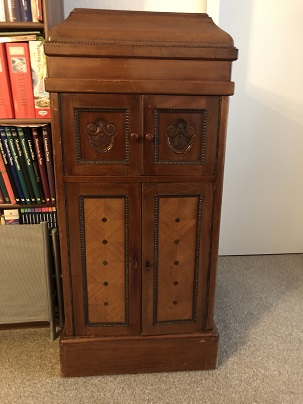 1 Grammophon-vorn.jpg