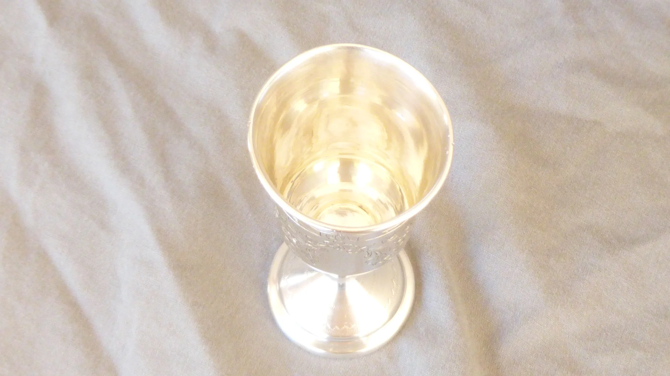 Becher innen Restvergoldung