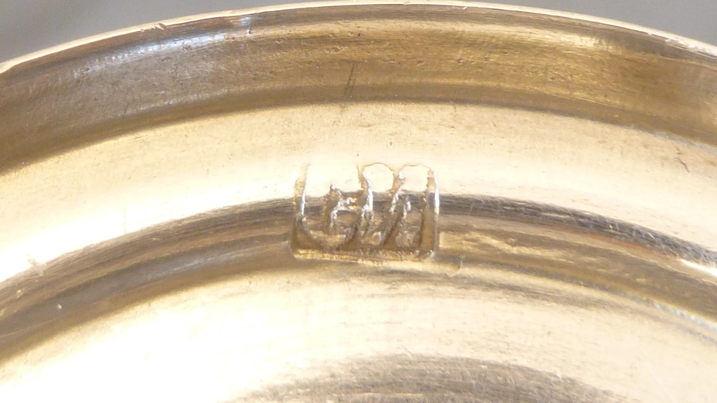 Silberstempel GM oder CM oder was anderes?Unter dem Fuss des silbernen Schnapsbechers