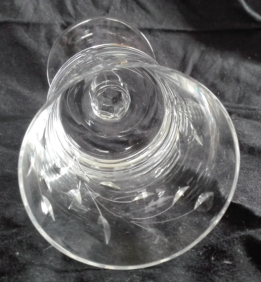 glas-liegend-oben.jpg