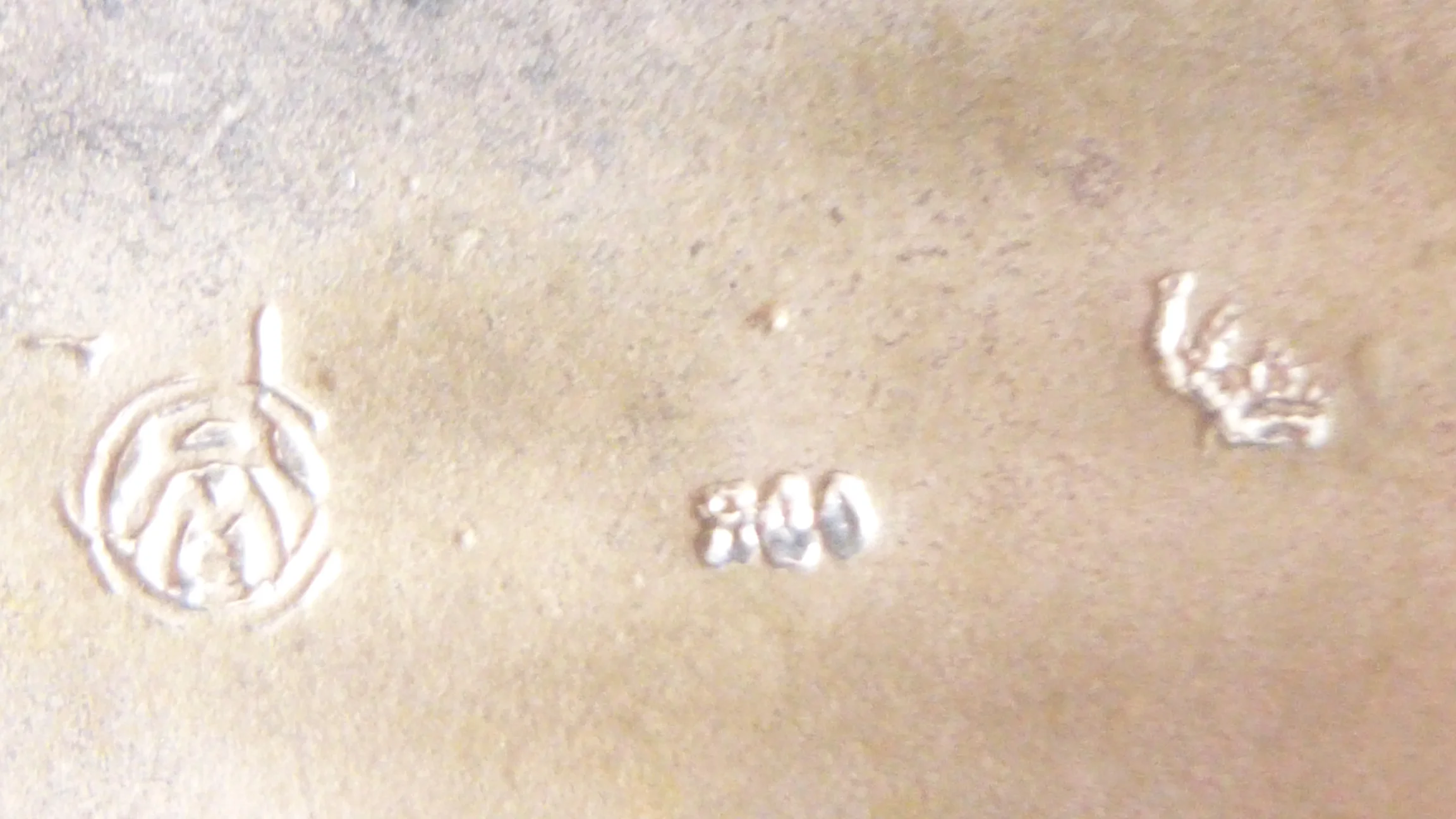 Silberstempel unter dem Boden