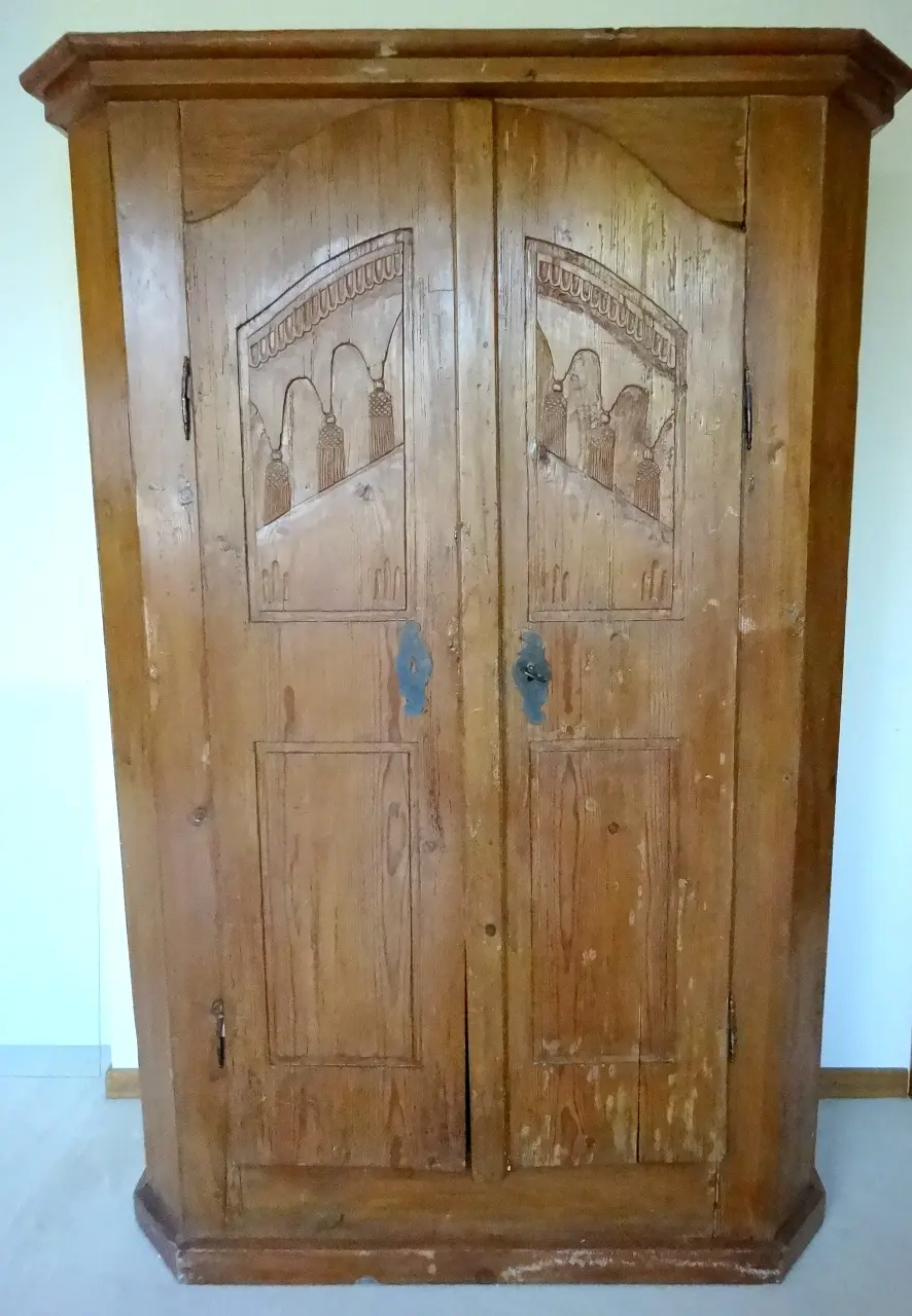 Bauernschrank (1).JPG