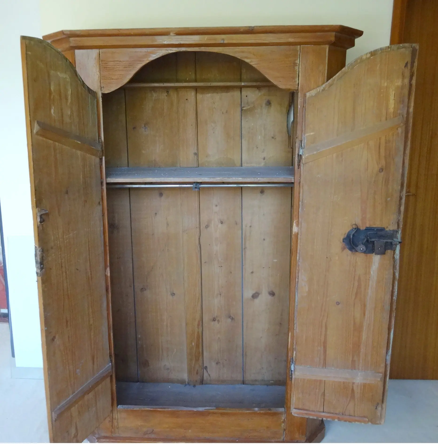 Bauernschrank (9).JPG