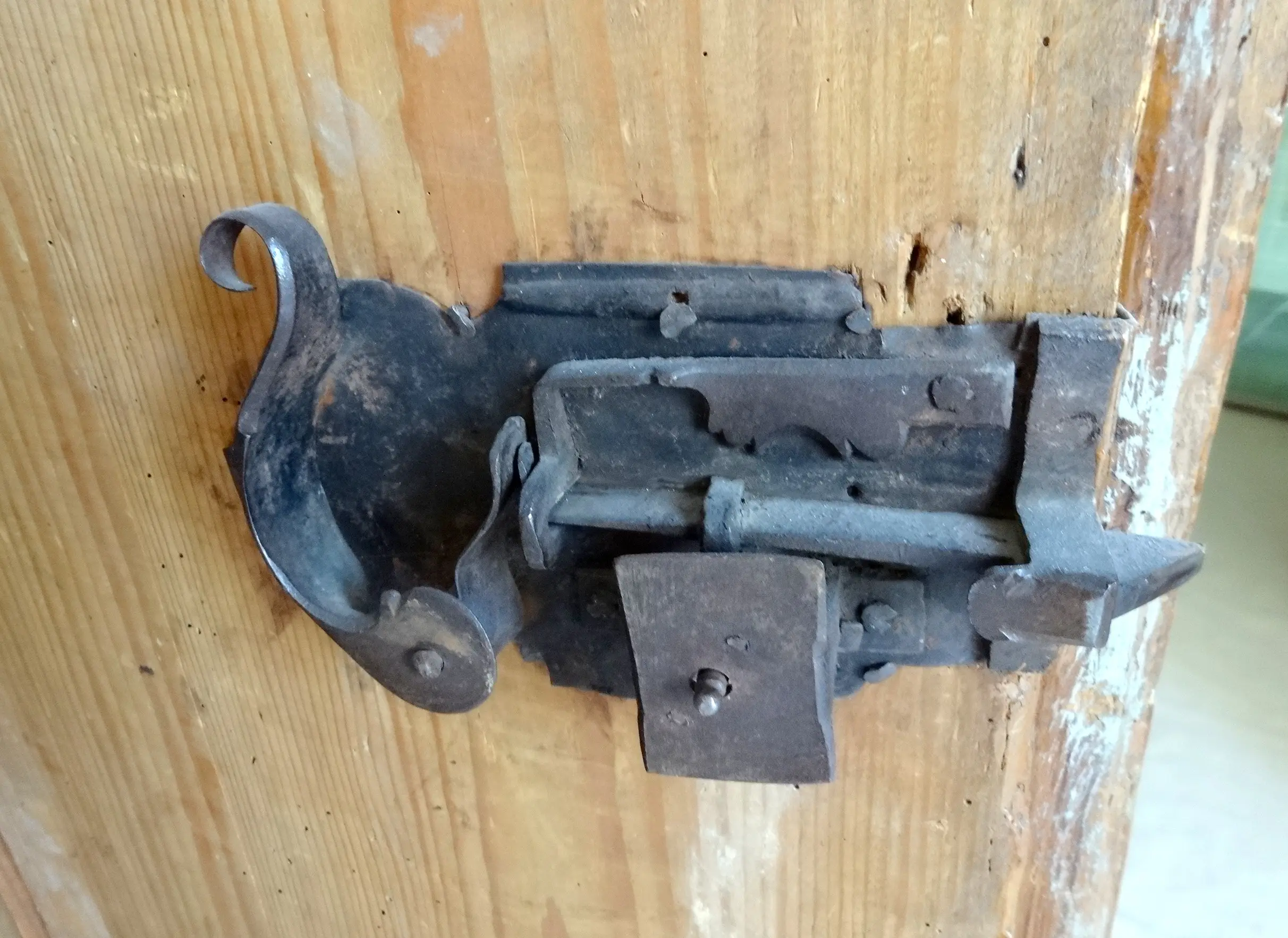 Bauernschrank (11).JPG