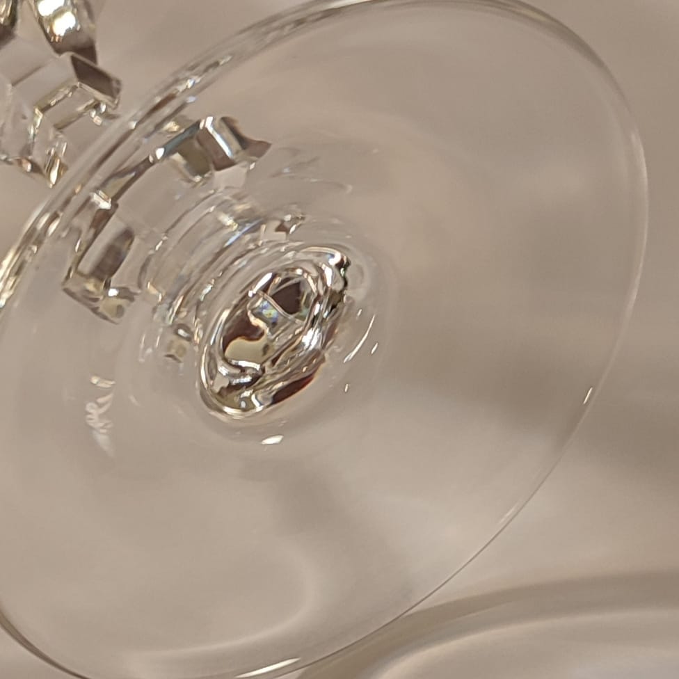 6 Glas Fuss unten.jpg