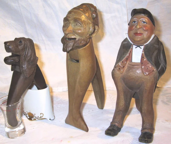 Bild34 kleiner Hundekopf mit Standfigur Var.2.JPG