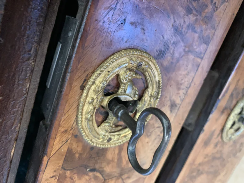 Beschläge außen.JPG